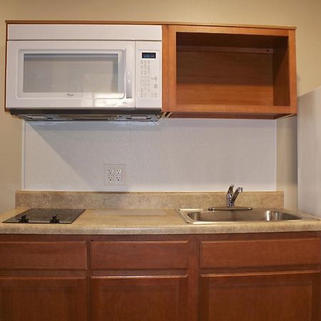 Woodspring Suites Williston Bilik gambar
