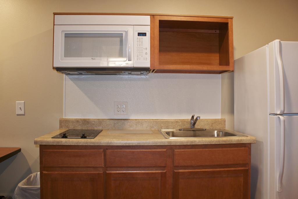 Woodspring Suites Williston Bilik gambar